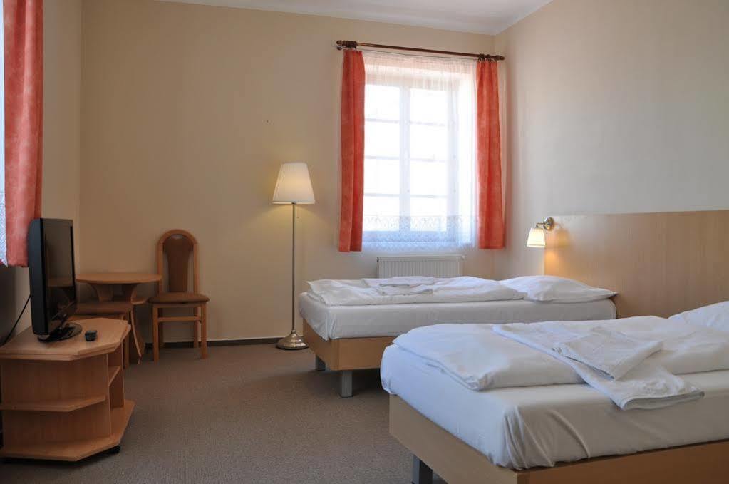 Hotel V Centru Ceske Budejovice Eksteriør billede