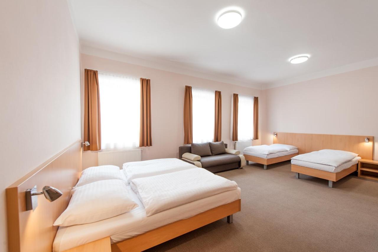 Hotel V Centru Ceske Budejovice Eksteriør billede